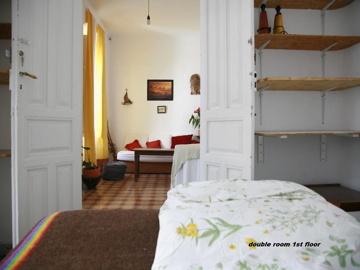 Ananda'S Mundo Guest House Orgiva Exterior photo