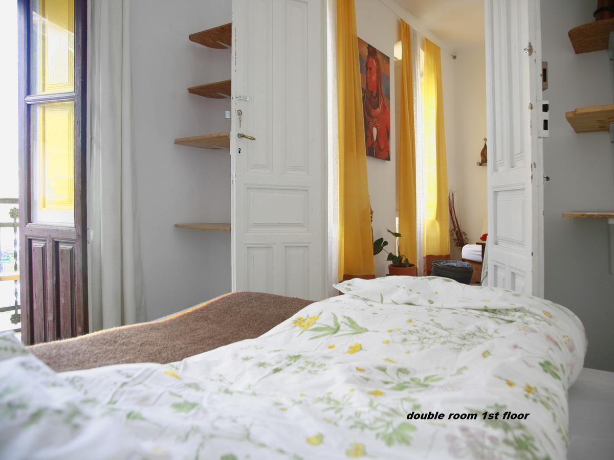 Ananda'S Mundo Guest House Orgiva Exterior photo